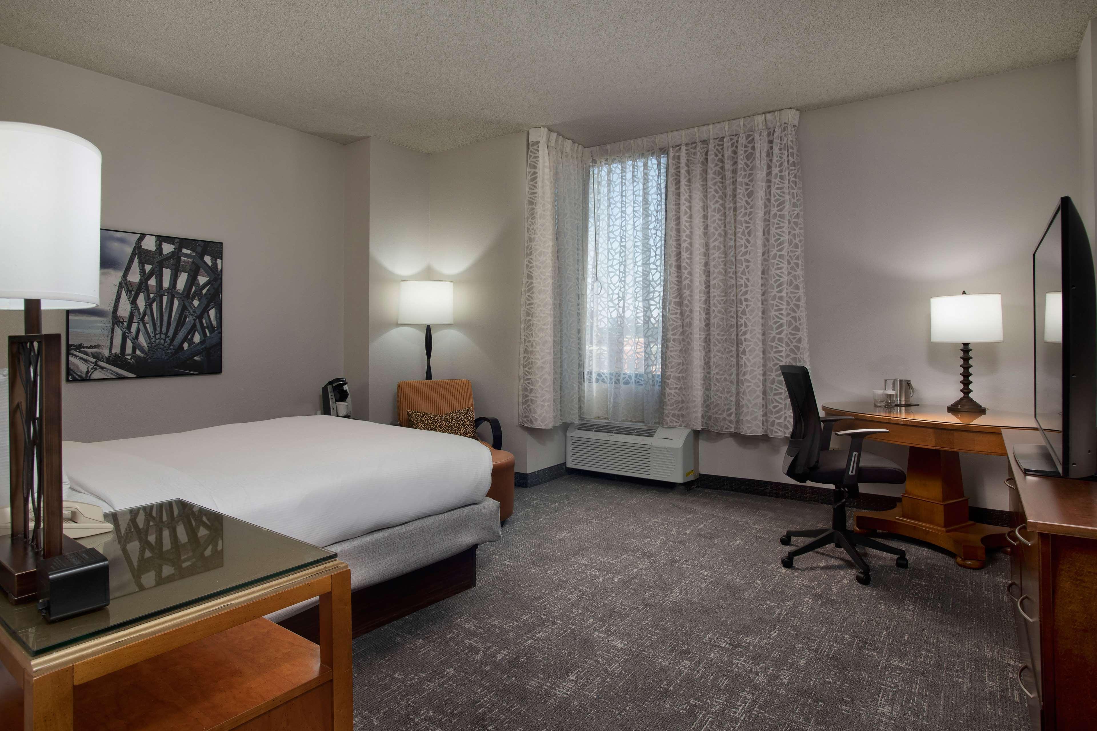 Holiday Inn - Memphis Downtown - Beale St. By Ihg Екстериор снимка